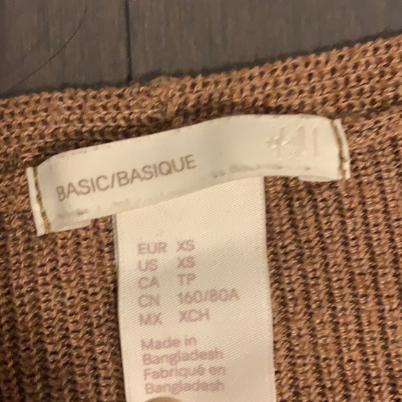 Knit v neck - Picture 3 of 3